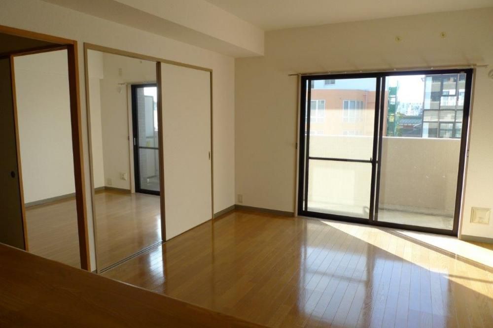 �y�����E���r���O�z�@