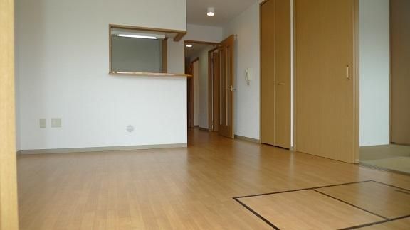 �y���ԁE���r���O�z�@