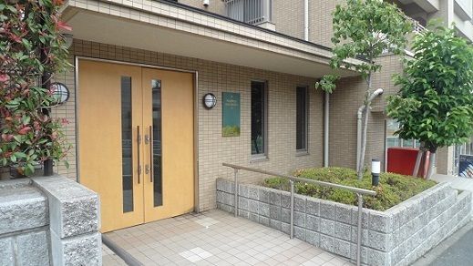 �y�G���g�����X�z�@