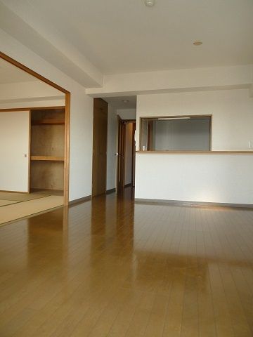 �y�����E���r���O�z�@