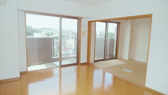 �y�����E���r���O�z�@