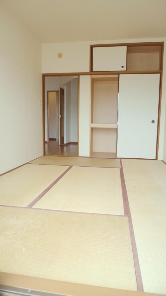 �y�����E���r���O�z�@