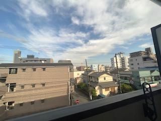 y]z@