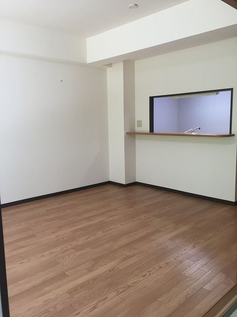 �y���ԁE���r���O�z�@