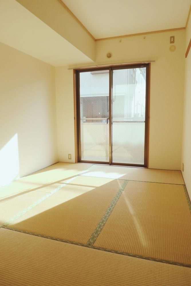 �y�����E���r���O�z�@