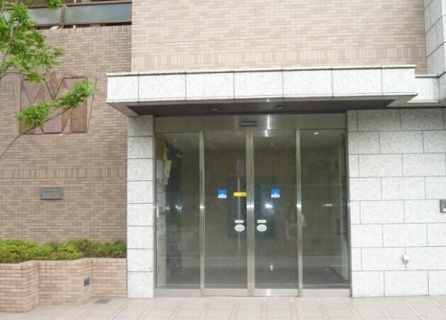 �y�G���g�����X�z�@