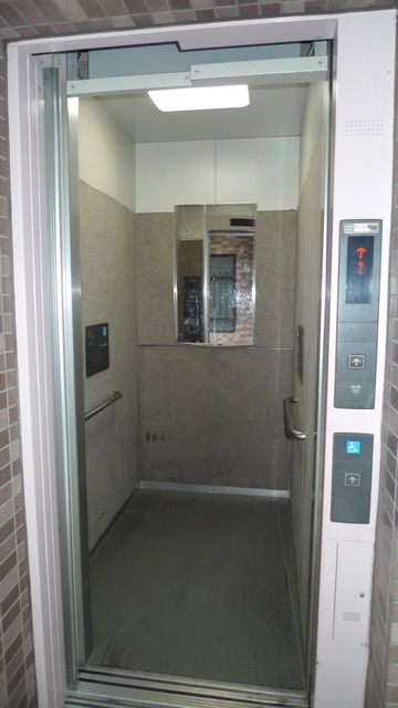 �y���̑����L�����z�@�G���x�[�^�[