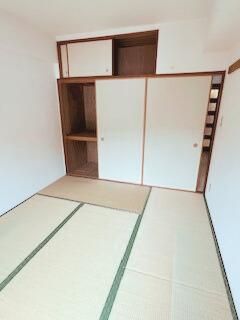 �y�����E���r���O�z�@