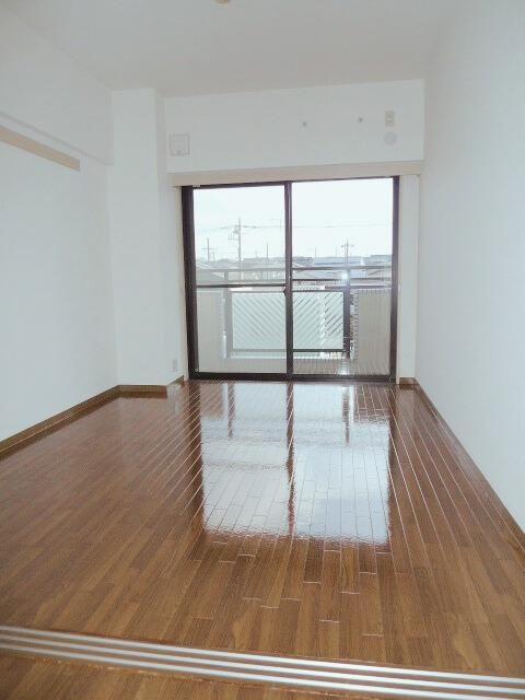 �y���ԁE���r���O�z�@