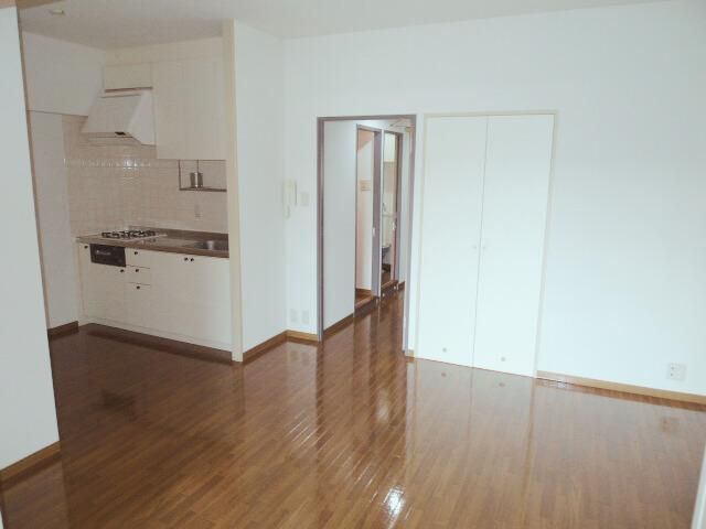 �y�����E���r���O�z�@