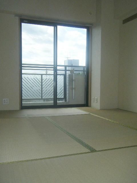 �y�����E���r���O�z�@