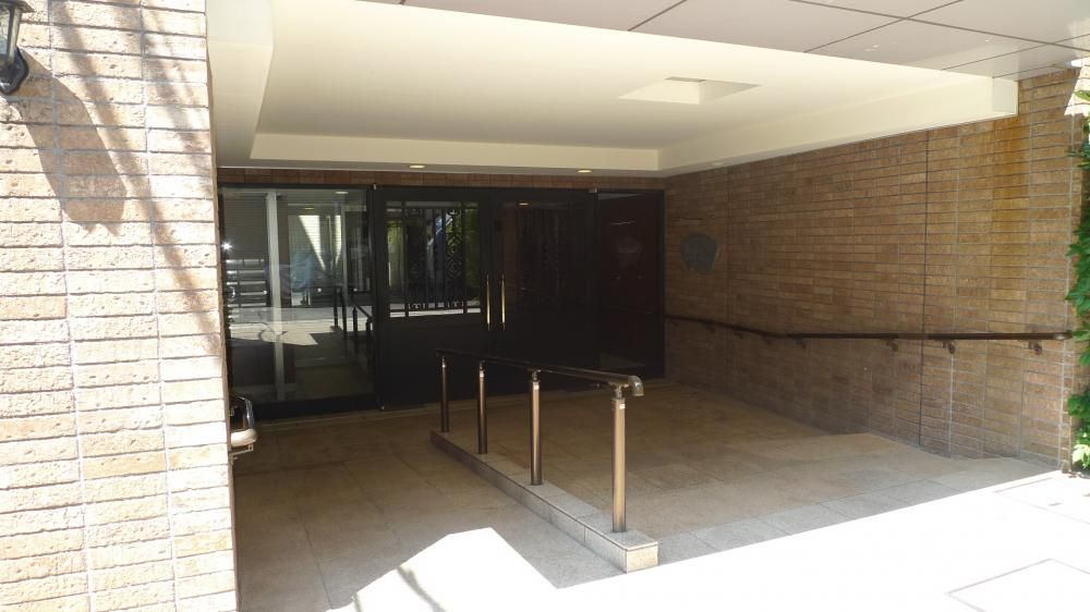 �y�G���g�����X�z�@