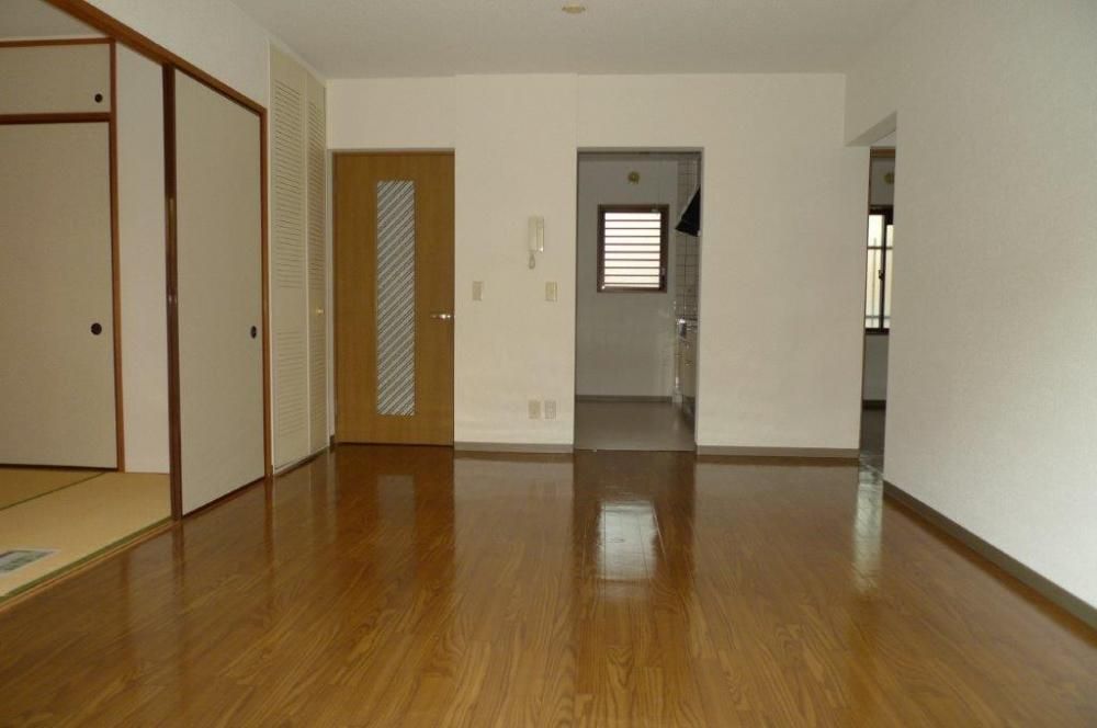 �y���ԁE���r���O�z�@