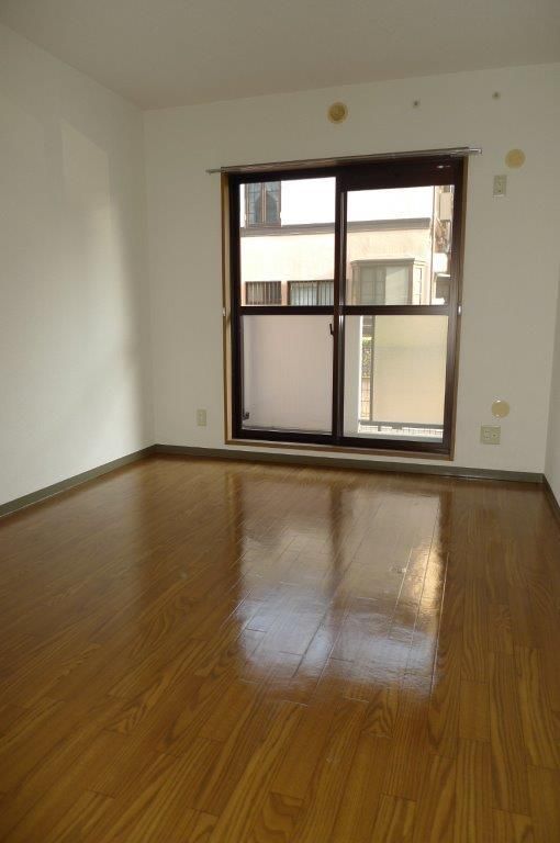 �y�����E���r���O�z�@