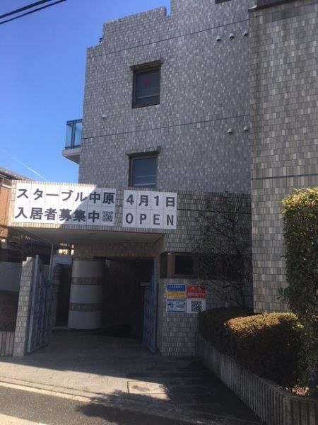 yOρz@