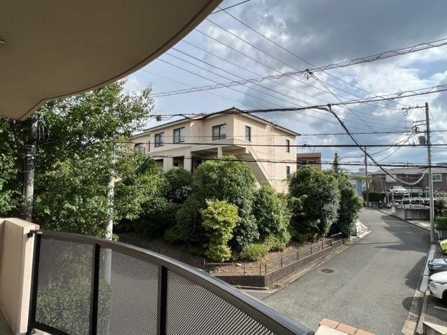 �y���]�z�@