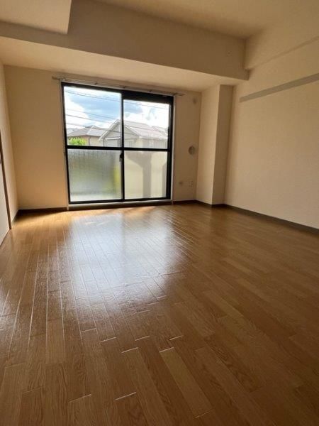 �y�����E���r���O�z�@