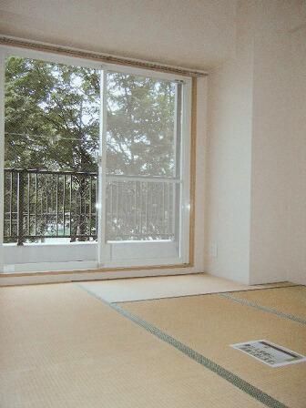 �y�����E���r���O�z�@