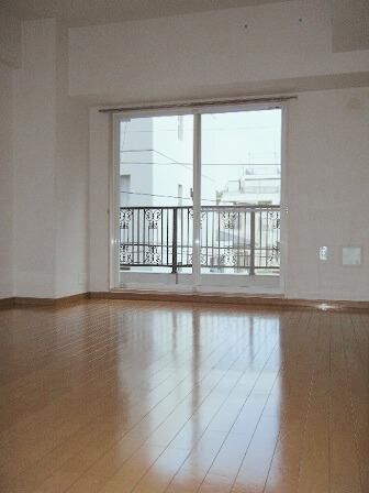 �y�����E���r���O�z�@