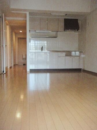 �y���ԁE���r���O�z�@