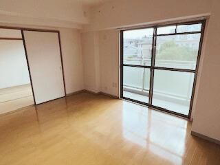 �y�����E���r���O�z�@