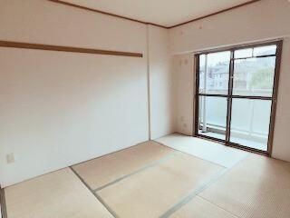 �y�����E���r���O�z�@