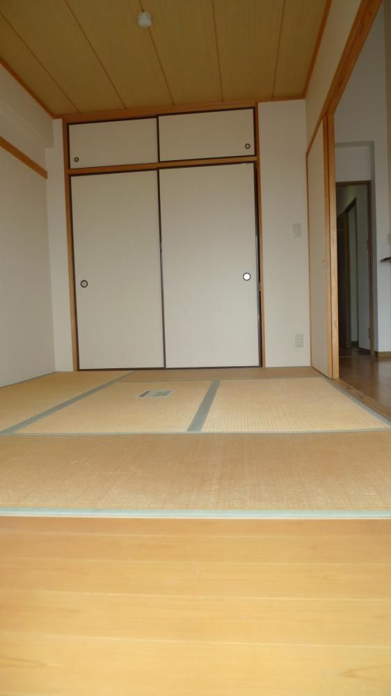 �y�����E���r���O�z�@