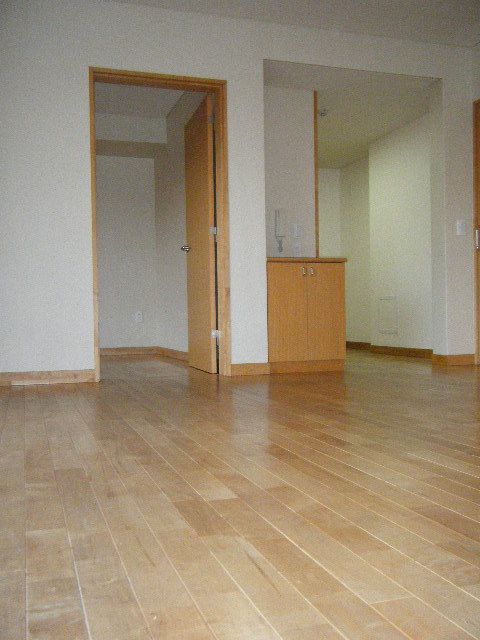 �y�����E���r���O�z�@