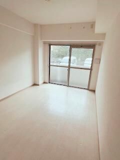 �y�����E���r���O�z�@