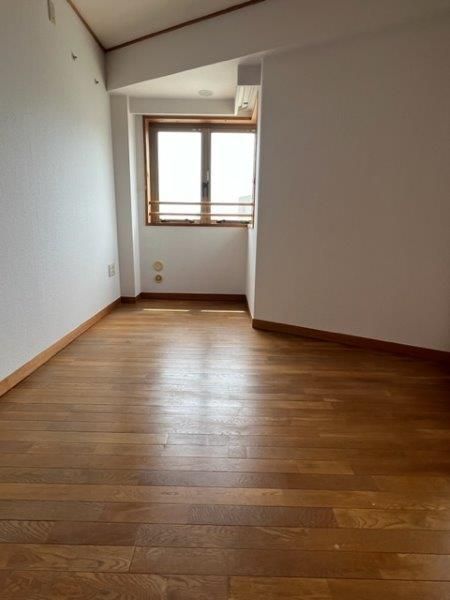 �y�����E���r���O�z�@