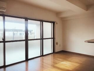 �y���ԁE���r���O�z�@