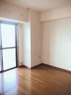 �y�����E���r���O�z�@