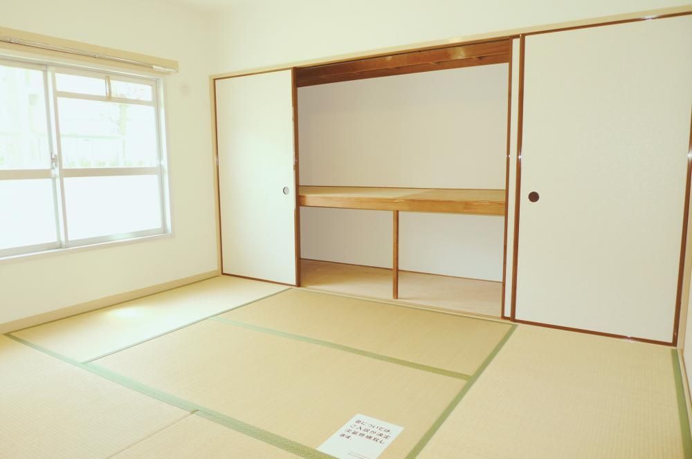 �y�����E���r���O�z�@