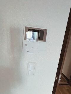 �y�Z�L�����e�B�z�@