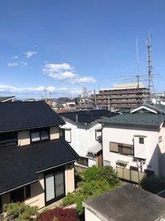 y]z@