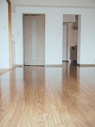 �y�����E���r���O�z�@