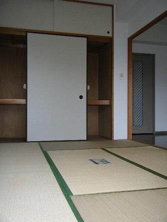 �y�����E���r���O�z�@