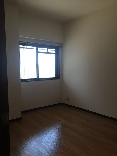 �y�����E���r���O�z�@