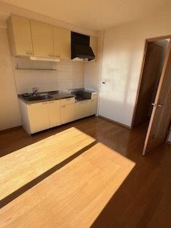 �y���ԁE���r���O�z�@