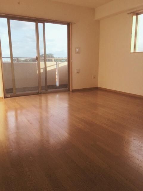 �y�����E���r���O�z�@