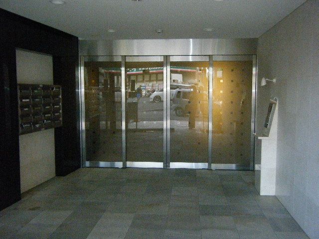 �y�G���g�����X�z�@