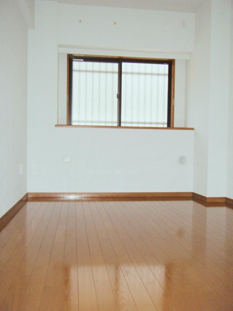 �y�����E���r���O�z�@