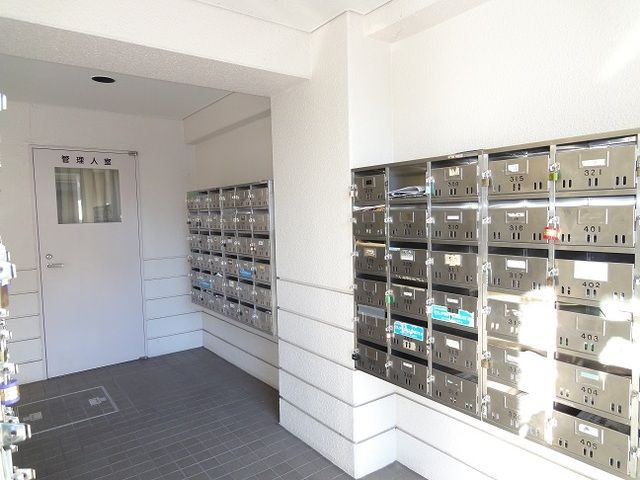 �y�G���g�����X�z�@