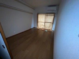 �y�����E���r���O�z�@