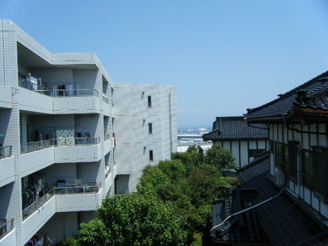 �y���]�z�@