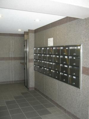 �y�Z�L�����e�B�z�@