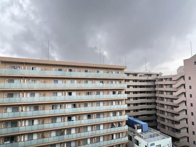 �y���]�z�@