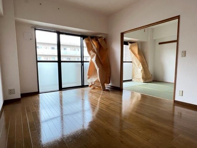 �y�����E���r���O�z�@