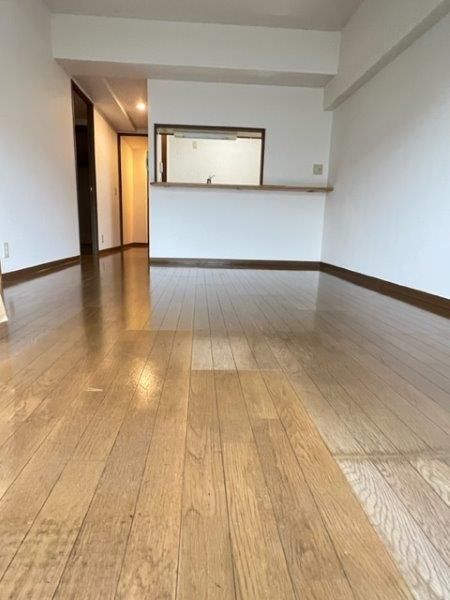 �y�����E���r���O�z�@