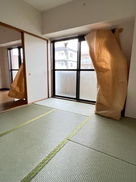 �y�����E���r���O�z�@